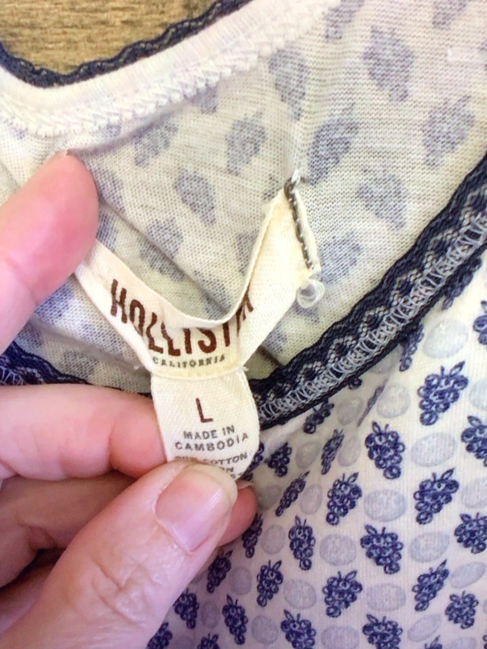 Y2K Hollister Light Blue Printed Scoop Neck Camisole with Dark Blue Waistband - Picture 3 of 6